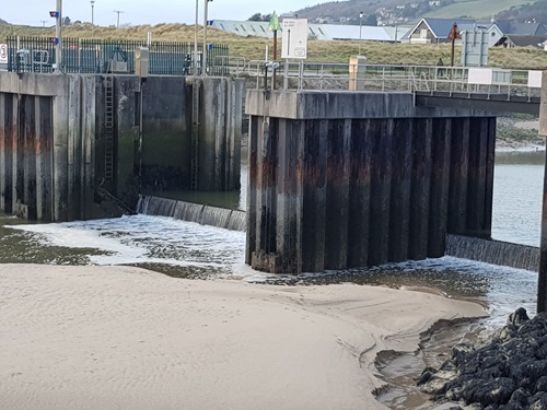 dredgers that clean water inlet for cooling ponds